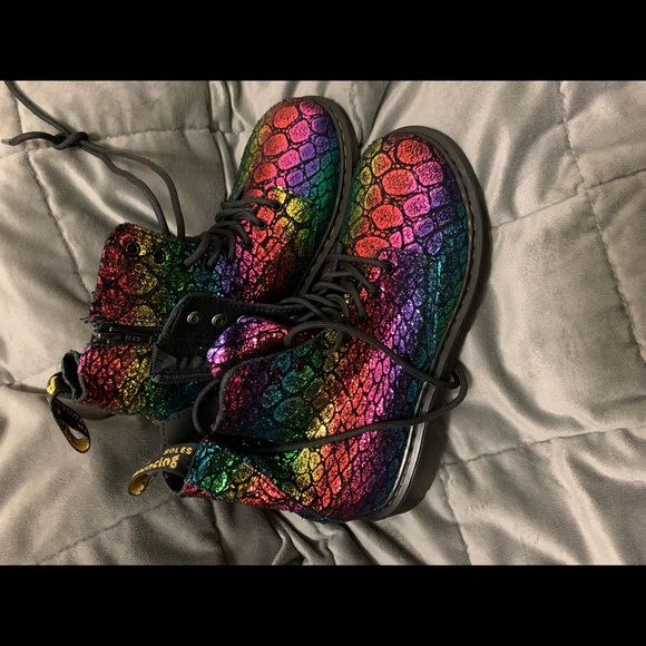 Brand new authentic Dr Martens - beautiful colours! - Picture 4 of 7